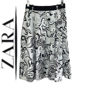 Zara Basic Women’s Pleated Black/White Floral A-Line Skirt Size S